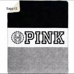 HTF🆕PINK VS*PINK LOGO SHERPA BLANKET